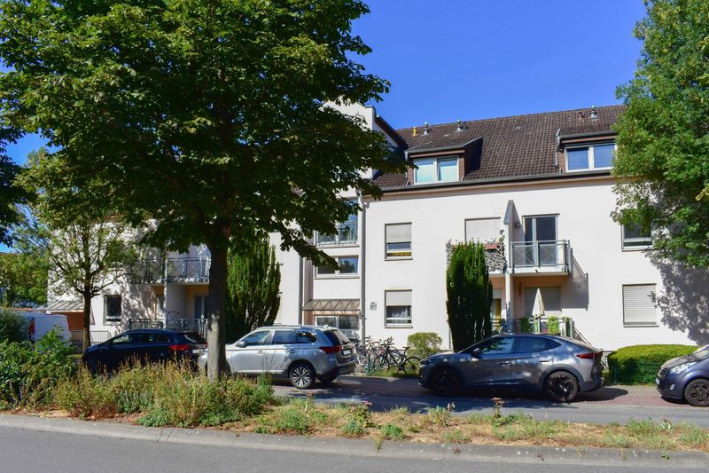 Perfekt für Singles oder Pendler, 30 m² DG-Apartment, Platz für Traumküche, TG-Stellplatz, Speicher